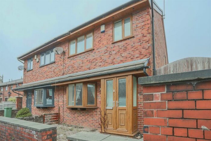 3 Bedroom Semi-Detached House To Rent In St. Georges Street, Tyldesley, Manchester, M29