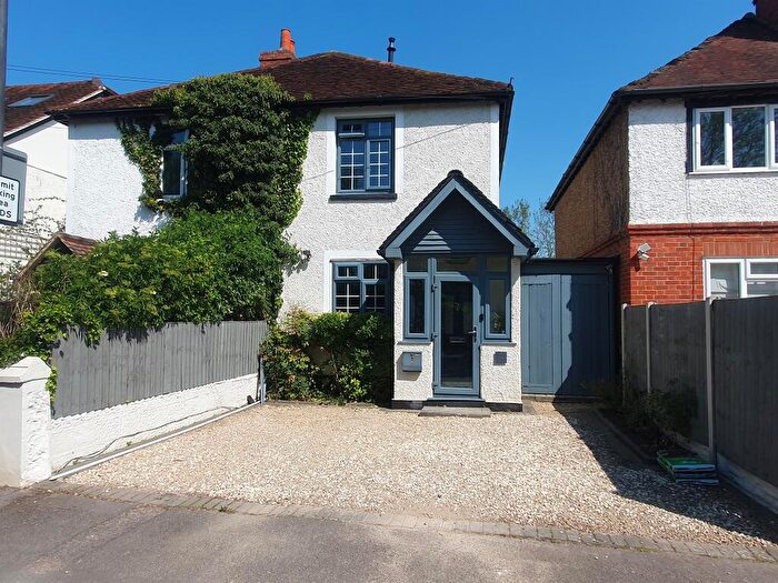 3 Bedroom Semi-Detached House For Sale In Blackamoor Lane, Maidenhead, SL6