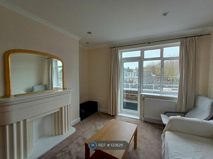 2 Bedroom Flat To Rent In Highgate, London, N6