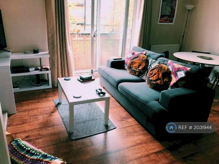 2 Bedroom Flat To Rent In Anne Street, London, E13