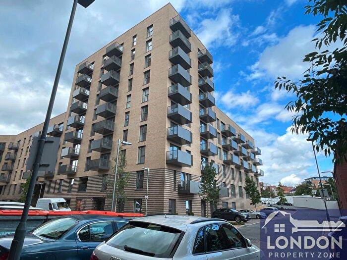 1 Bedroom Flat To Rent In Shearwater Drive, Hendon, London, NW9