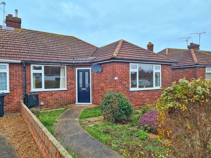 2 Bedroom Bungalow To Rent In Dove Crescent, Dovercourt, Harwich CO12