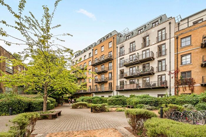 2 Bedroom Flat For Sale In Holloway Road, Islington, N7