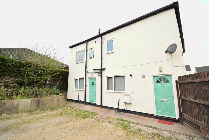 2 Bedroom Semi Detached House To Rent In Leeds Road, Lofthouse, WF3