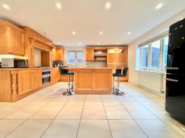 6 Bedroom Detached House For Sale In Brigg Road, Caistor, Market Rasen, LN7