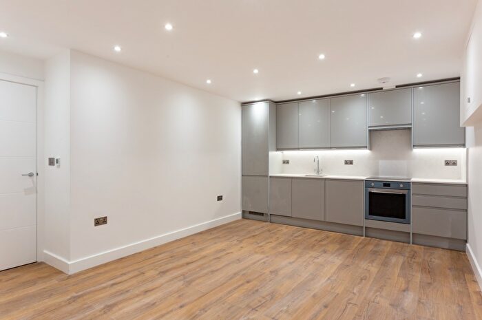 3 Bedroom Apartment To Rent In Rowhill Mansions, Bedroom, E5