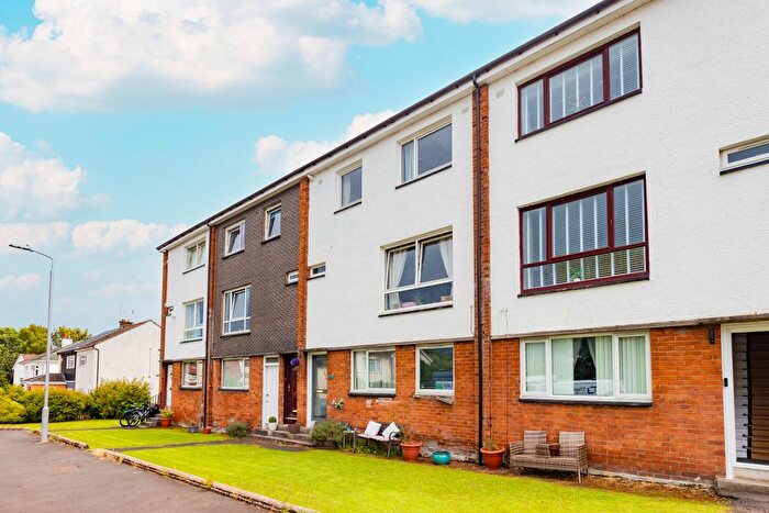 3 Bedroom Maisonette For Sale In Dunvegan Avenue, Elderslie, Johnstone, Renfrewshire, PA5