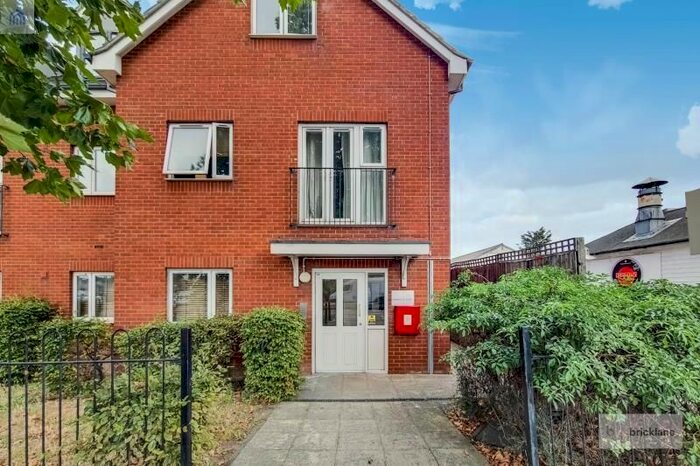 2 Bedroom Flat To Rent In Annabelle Court, New Road, Rainham, RM13