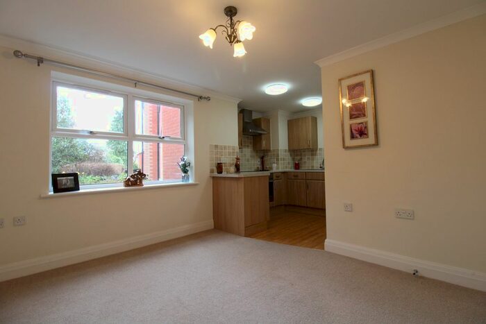 1 Bedroom Flat For Sale In Fig Tree Court, Canal Hill, Tiverton, EX16