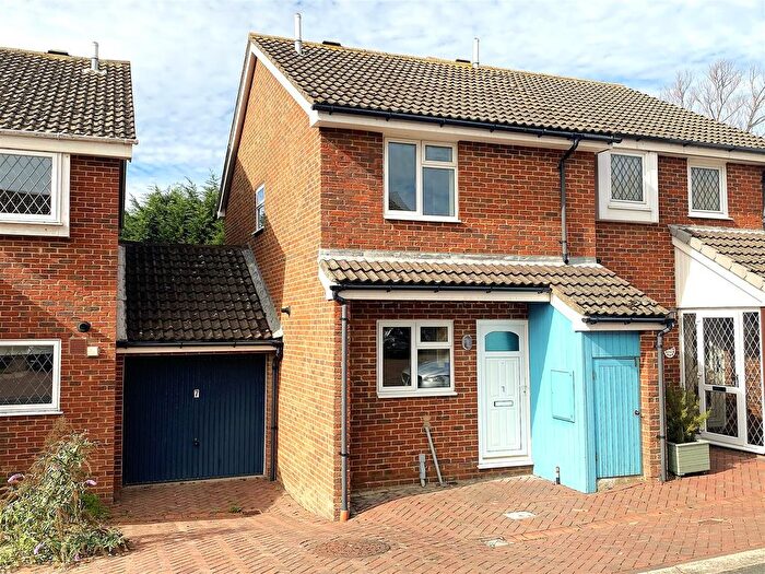 2 Bedroom Property For Sale In Sunningdale Close, Bexhill On Sea, TN40