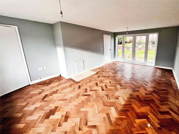 3 Bedroom Semi-Detached House For Sale In Yew Tree Crescent, Burton-On-Trent, Staffordshire, DE15
