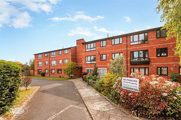 1 Bedroom Flat For Sale In Mayo Court, London, W13