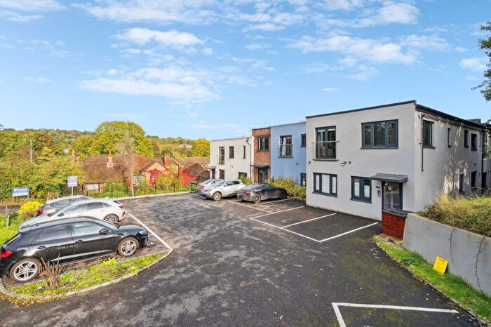 1 Bedroom Apartment For Sale In Treadaway Hill, Loudwater, High Wycombe, Buckinghamshire, HP10