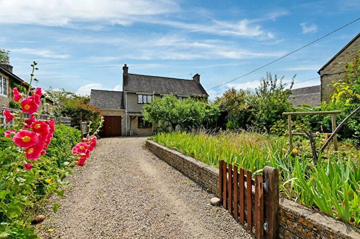 3 Bedroom Detached House For Sale In Church Walk, Combe, Witney, Oxfordshire, OX29