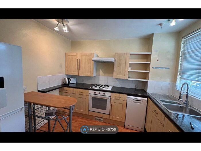 1 Bedroom Flat To Rent In Skinner Street, London, EC1R