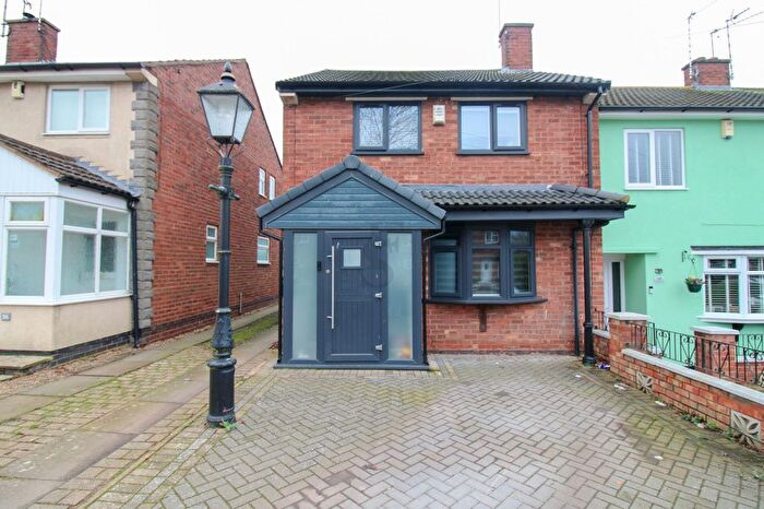 3 Bedroom End Of Terrace House For Sale In Bowhill Grove, Thurby Lodge, LE5