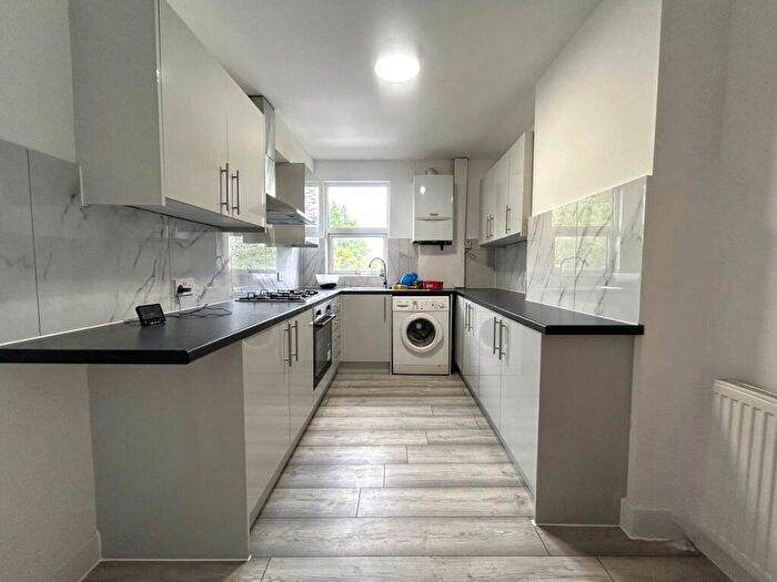 3 Bedroom Maisonette To Rent In Pinner Road, Harrow, HA1