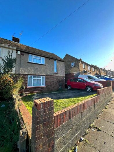 2 Bedroom Semi-Detached House To Rent In Cruden Road, Gravesend, DA12