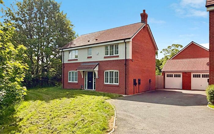 4 Bedroom Detached House For Sale In Wade Close, Stoughton Park, Oadby, LE2