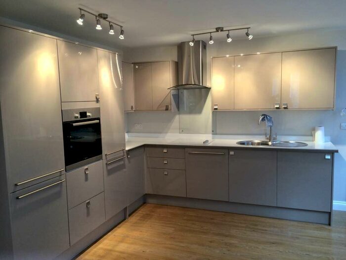 1 Bedroom Flat To Rent In Ringslade Road, London, N22