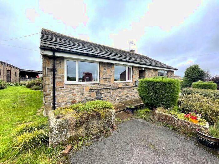 Houses for sale & to rent in BD13 4HG, Brighouse & Denholme Road