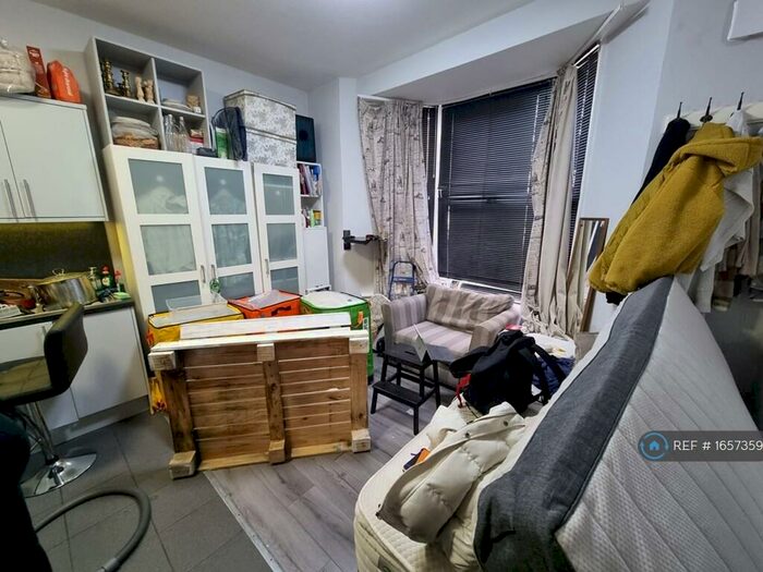 1 Bedroom Terraced House To Rent In Bryantwood Road, London, N7