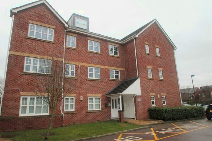 2 Bedroom Flat To Rent In Ellesmere Green, Monton, Manchester, M30