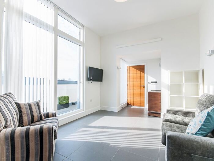 2 Bedroom Flat For Sale In Cranham Street, Jericho, OX2