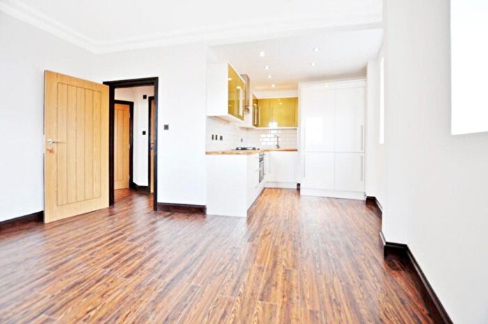 1 Bedroom Flat To Rent In Mare Street, London, E8