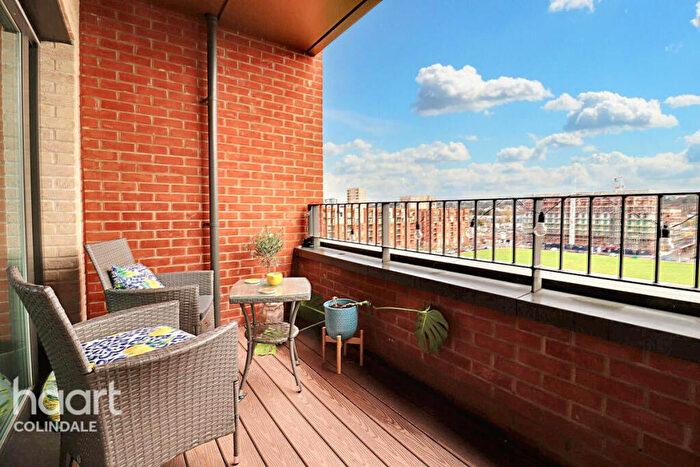 1 Bedroom Apartment For Sale In Queenscroft House, Thonrey Close, NW9