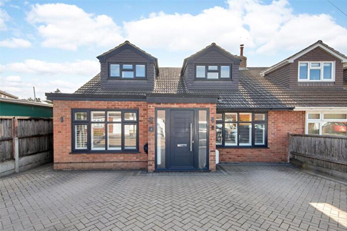 4 Bedroom Bungalow For Sale In Green Way, Hartley, Kent, DA3