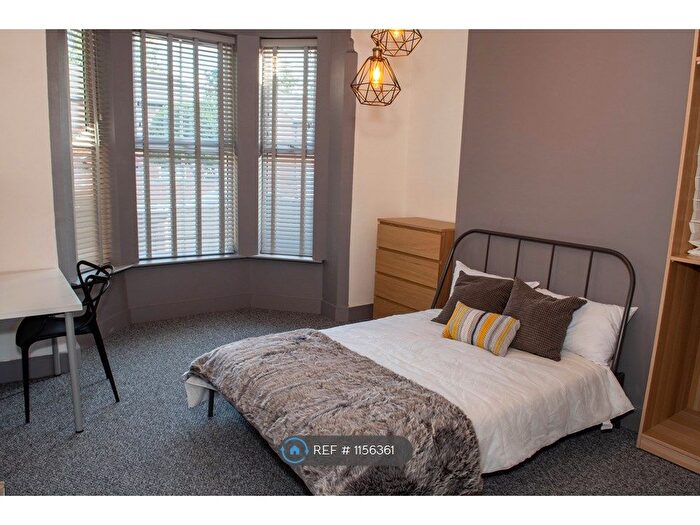 4 Bedroom Semi-Detached House To Rent In Berridge Road, Nottingham, NG7