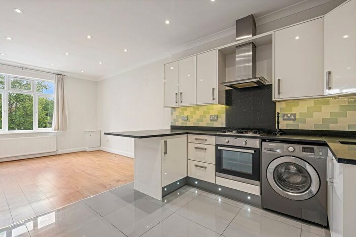 2 Bedroom Flat To Rent In Church Road, Barnes, SW13
