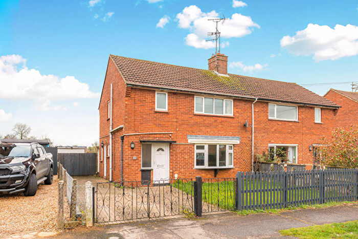 3 Bedroom Semi Detached House For Sale In Lovett Road, Byfield - No Onward Chain, NN11