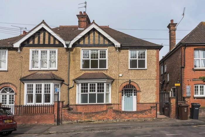 4 Bedroom Semi-Detached House To Rent In Russell Avenue St Albans, AL3
