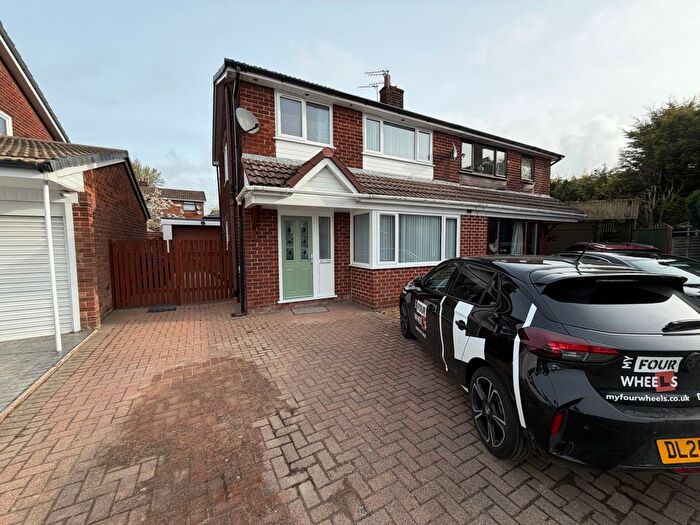 3 Bedroom Semi Detached House To Rent In Edgemoor Close, Radcliffe, M26