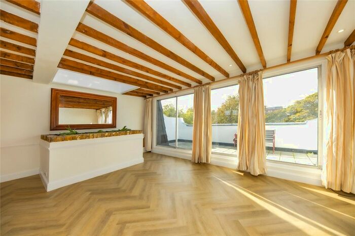 3 Bedroom Terraced House To Rent In St. Georges Square, London, SW1V