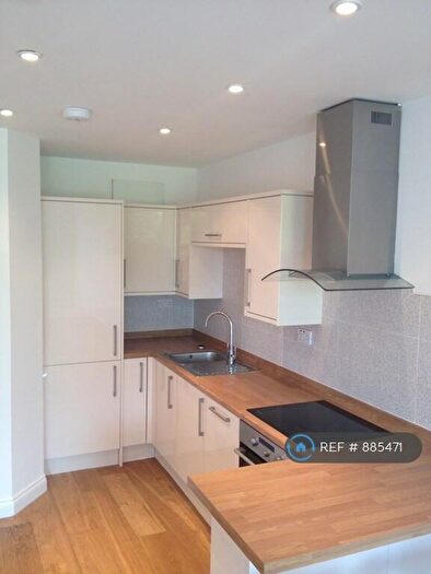 1 Bedroom Flat To Rent In Woolwich House, London, N14