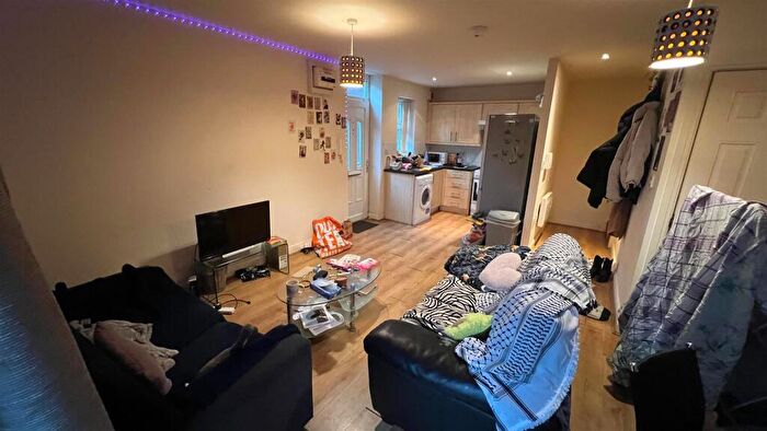 2 Bedroom Duplex To Rent In £pppw, Egerton Road, Manchester, M14