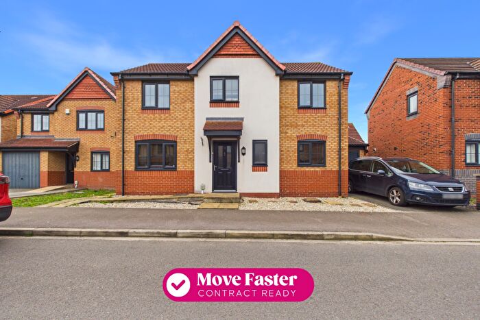 3 Bedroom Detached House For Sale In College Gardens, Hull, HU3