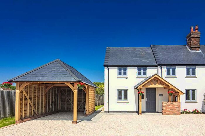 4 Bedroom House For Sale In Conway Cottage, Crays Pond, RG8