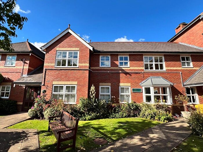 1 Bedroom Apartment For Sale In Moorlands Lodge, Kenilworth, CV8