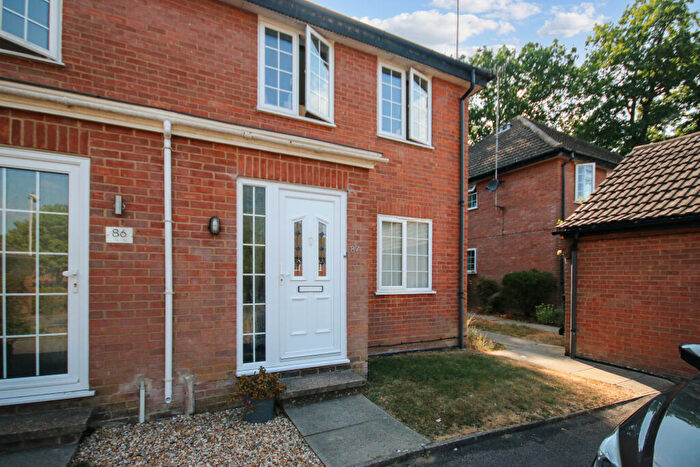 1 Bedroom Maisonette For Sale In The Dell, East Grinstead, West Sussex, RH19