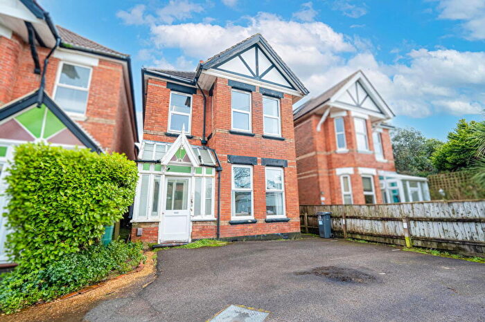 1 Bedroom Apartment To Rent In Queensland Road, Bournemouth, BH5