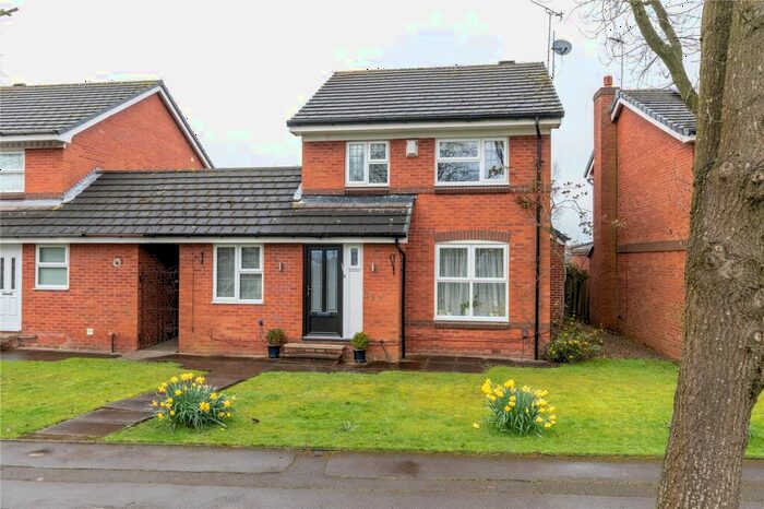 4 Bedroom Detached House For Sale In Shadwell Lane, Leeds, LS17
