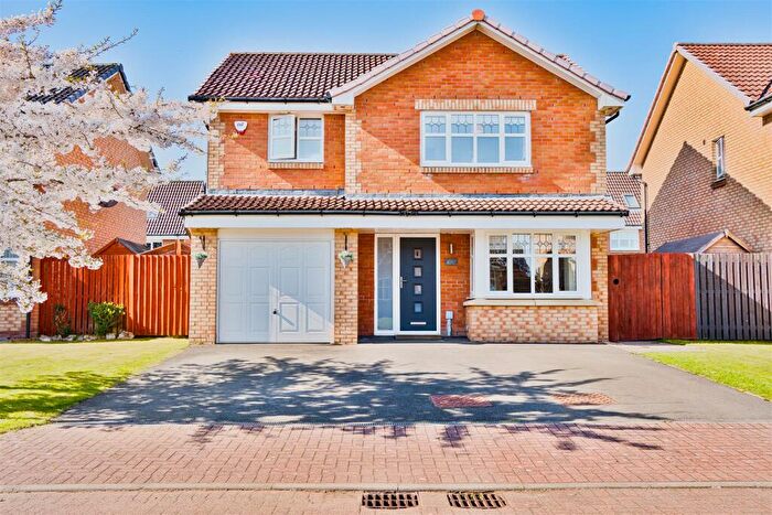 4 Bedroom Detached House For Sale In Glen Isla Place, Carluke, ML8