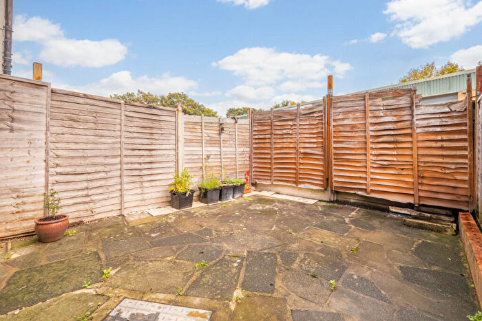 3 Bedroom End Of Terrace House For Sale In London Road, Wallington, SM6