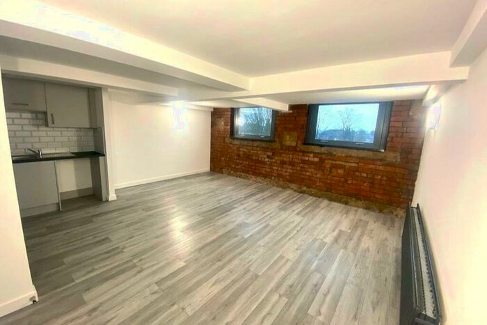 2 Bedroom Duplex To Rent In Whingate, Leeds, West Yorkshire, LS12