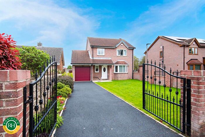 4 Bedroom Detached House For Sale In Parkway, Adwick-Le-Street, Doncaster, DN6