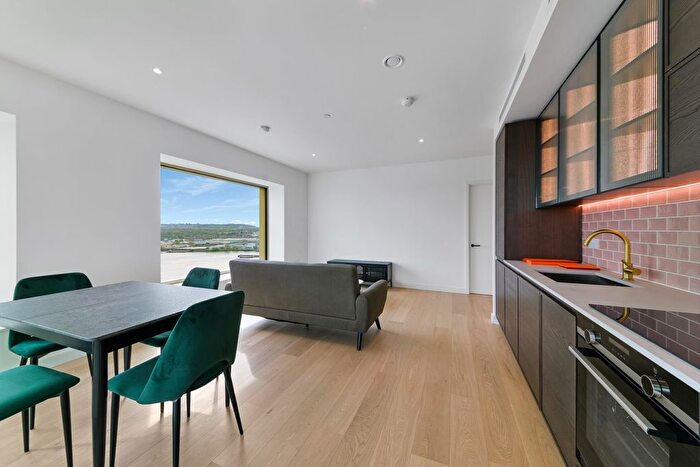 2 Bedroom Flat To Rent In Steamer Building, Riverscape, London, E16